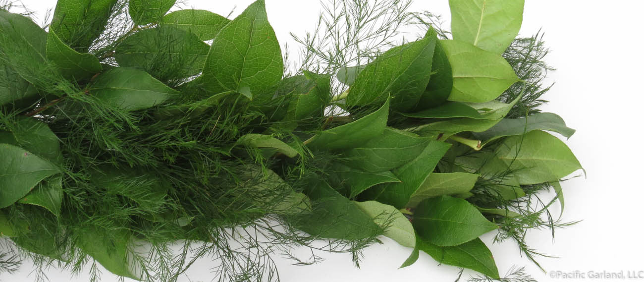 Fresh Baby's Breath, Salal & Seeded Eucalyptus Garland By Pacific Garland -  Pacific Garland, LLC